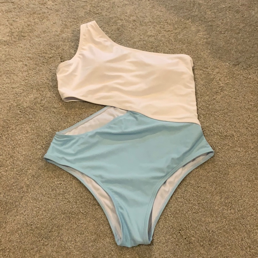 One piece one shoulder swimsuit